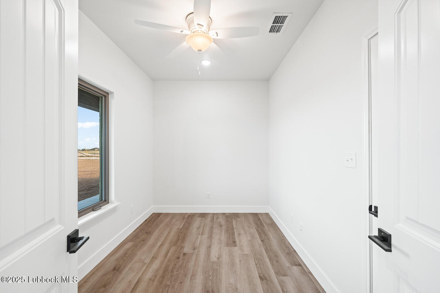 10411 N F M 1729