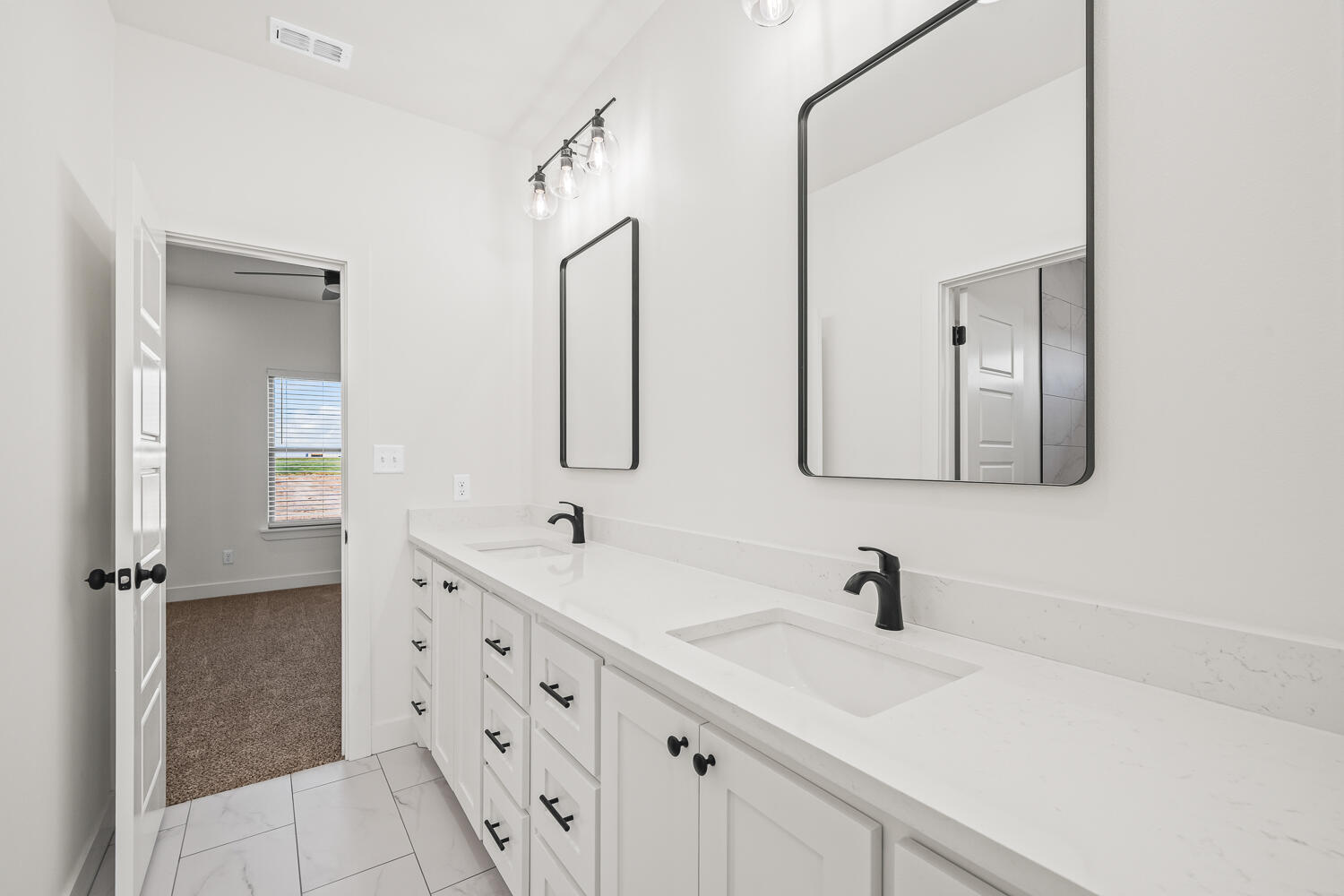 1214 W Hardin
