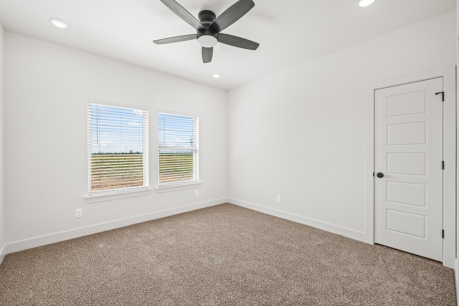 1214 W Hardin