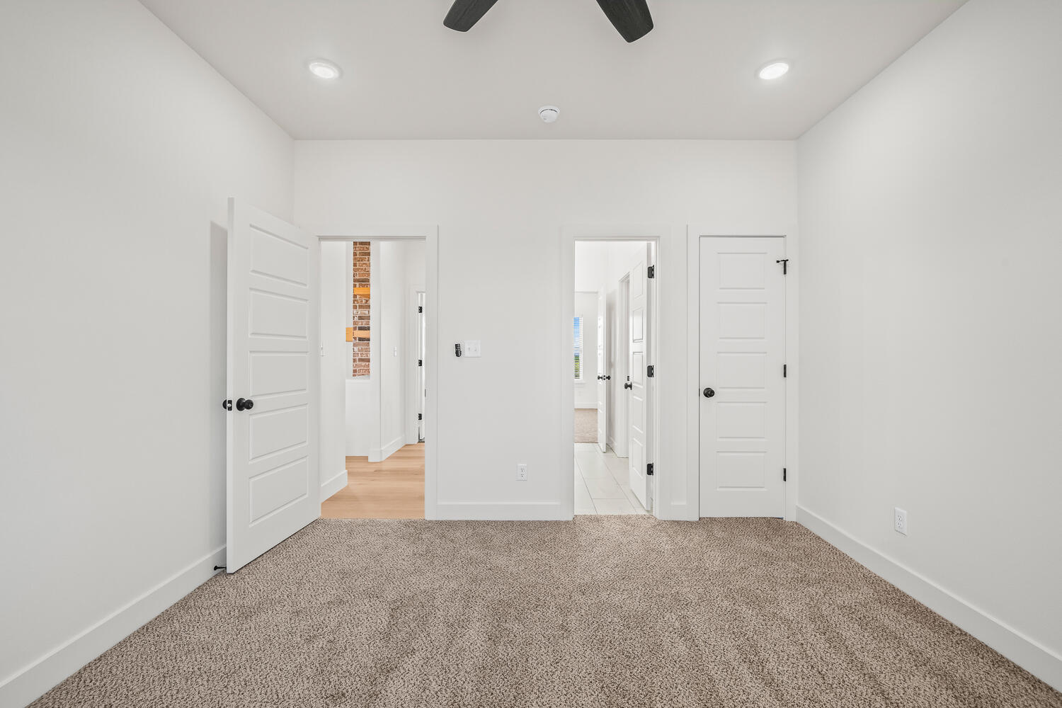 1214 W Hardin
