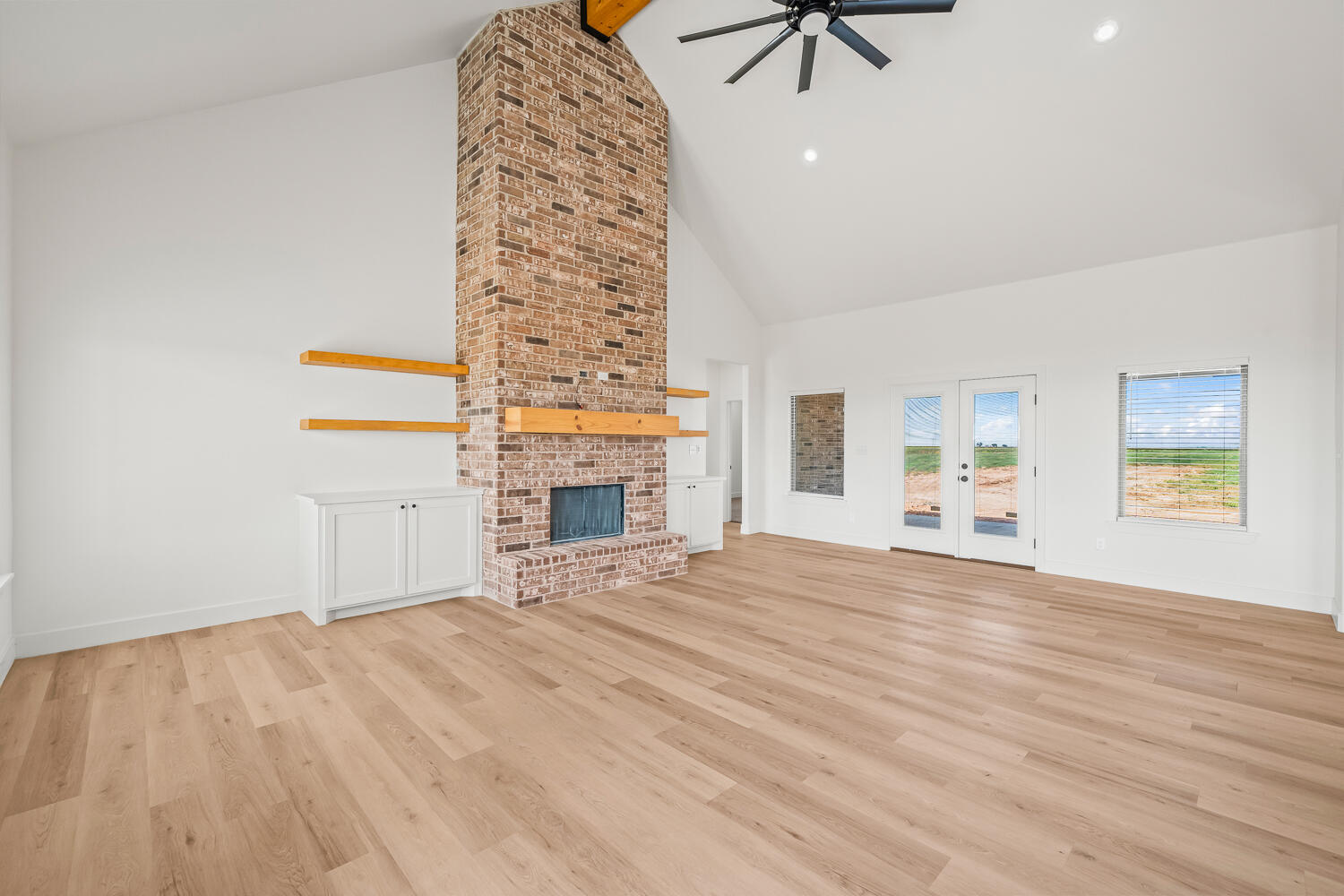1214 W Hardin