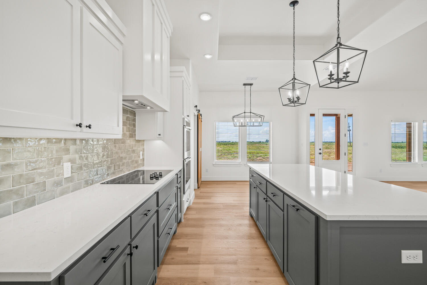 1214 W Hardin