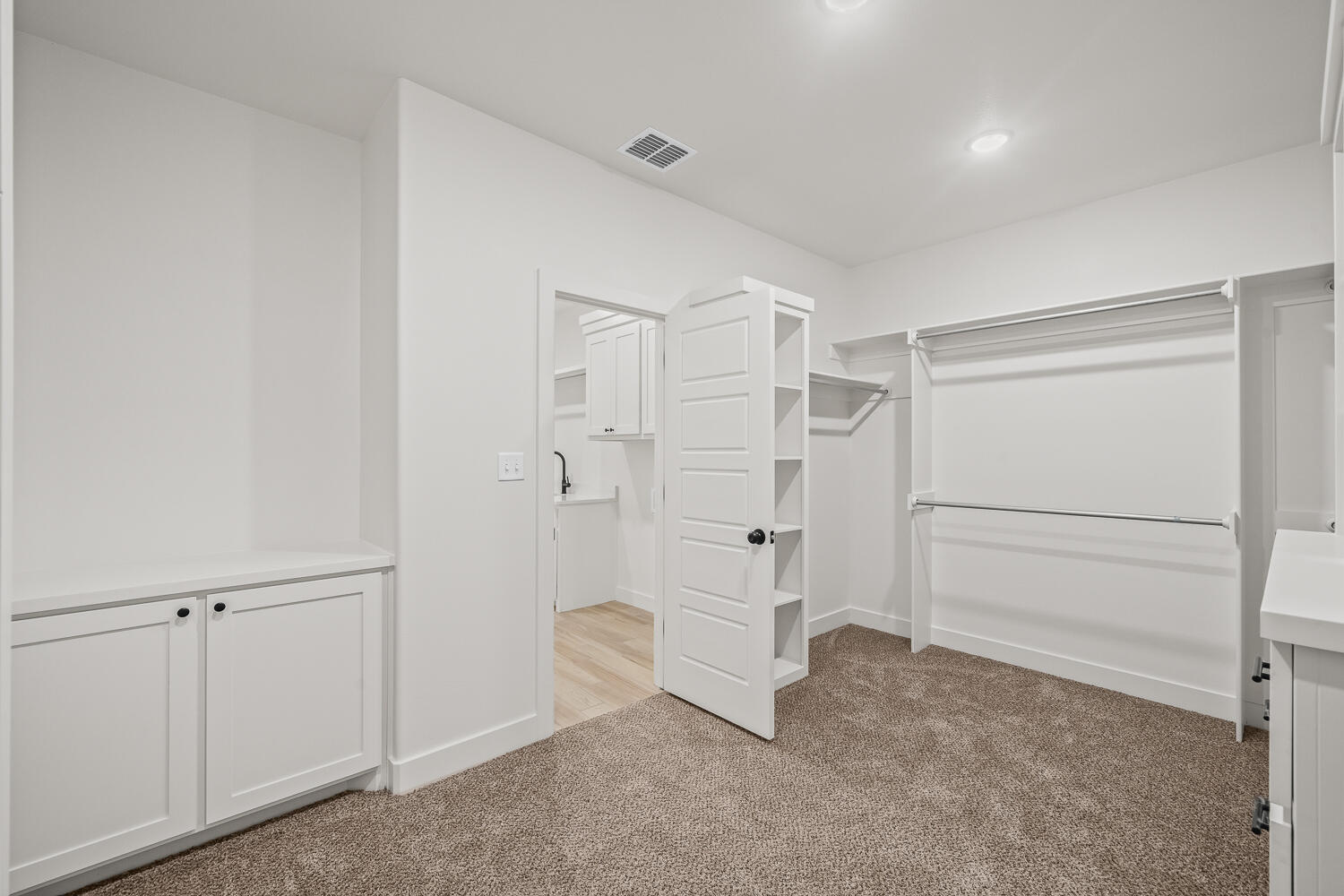 1214 W Hardin