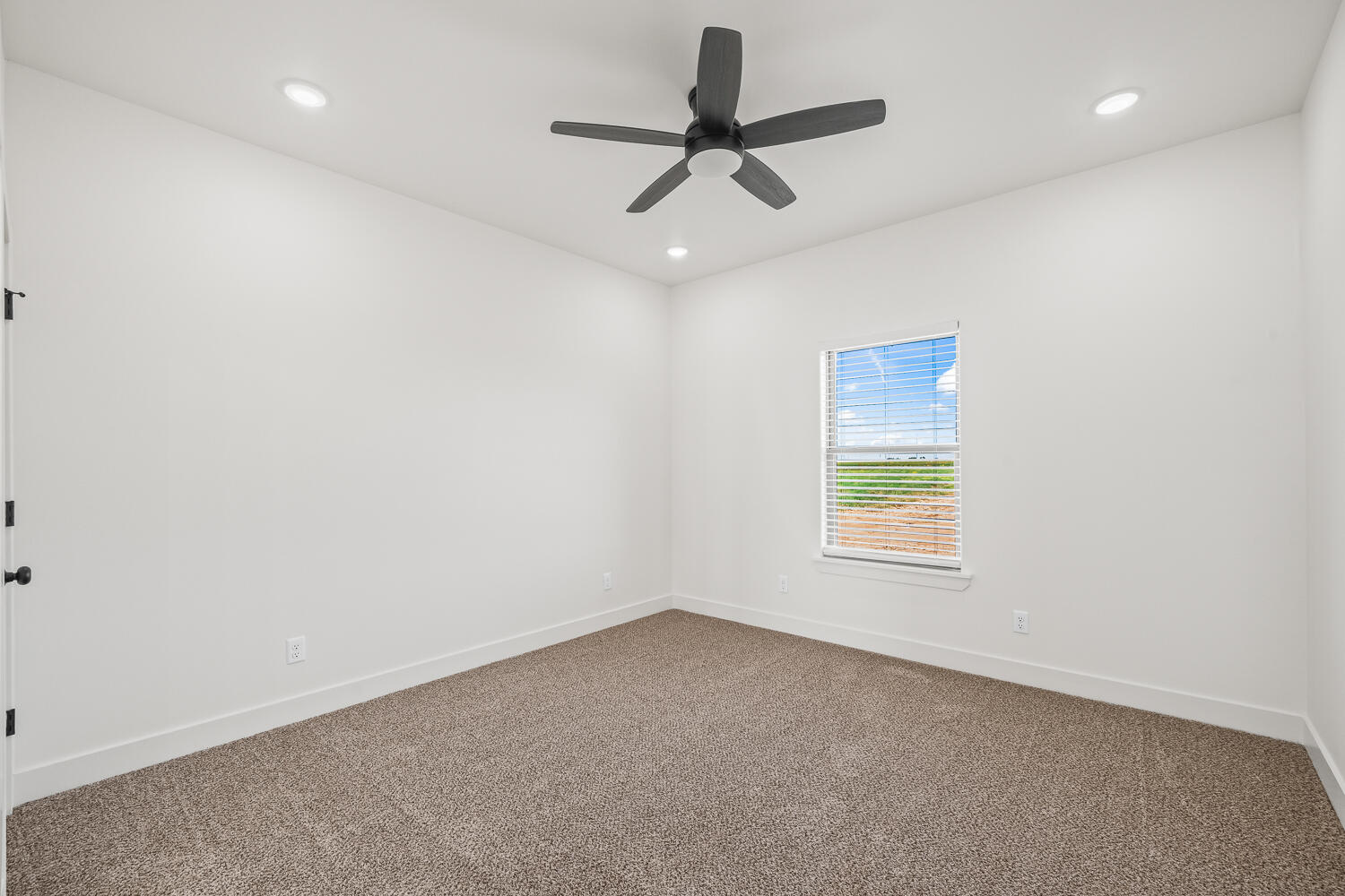 1214 W Hardin