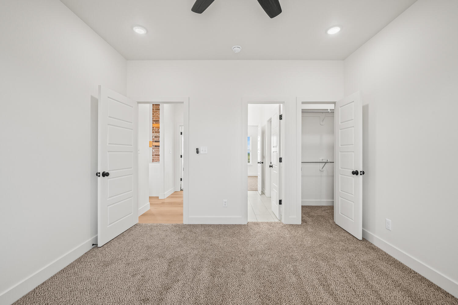 1214 W Hardin