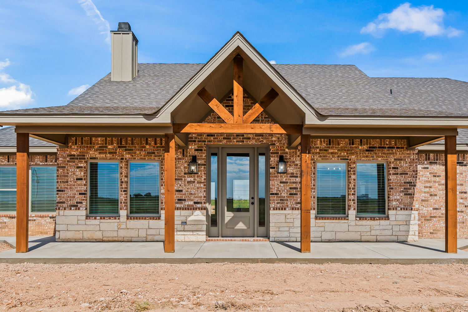 1214 W Hardin