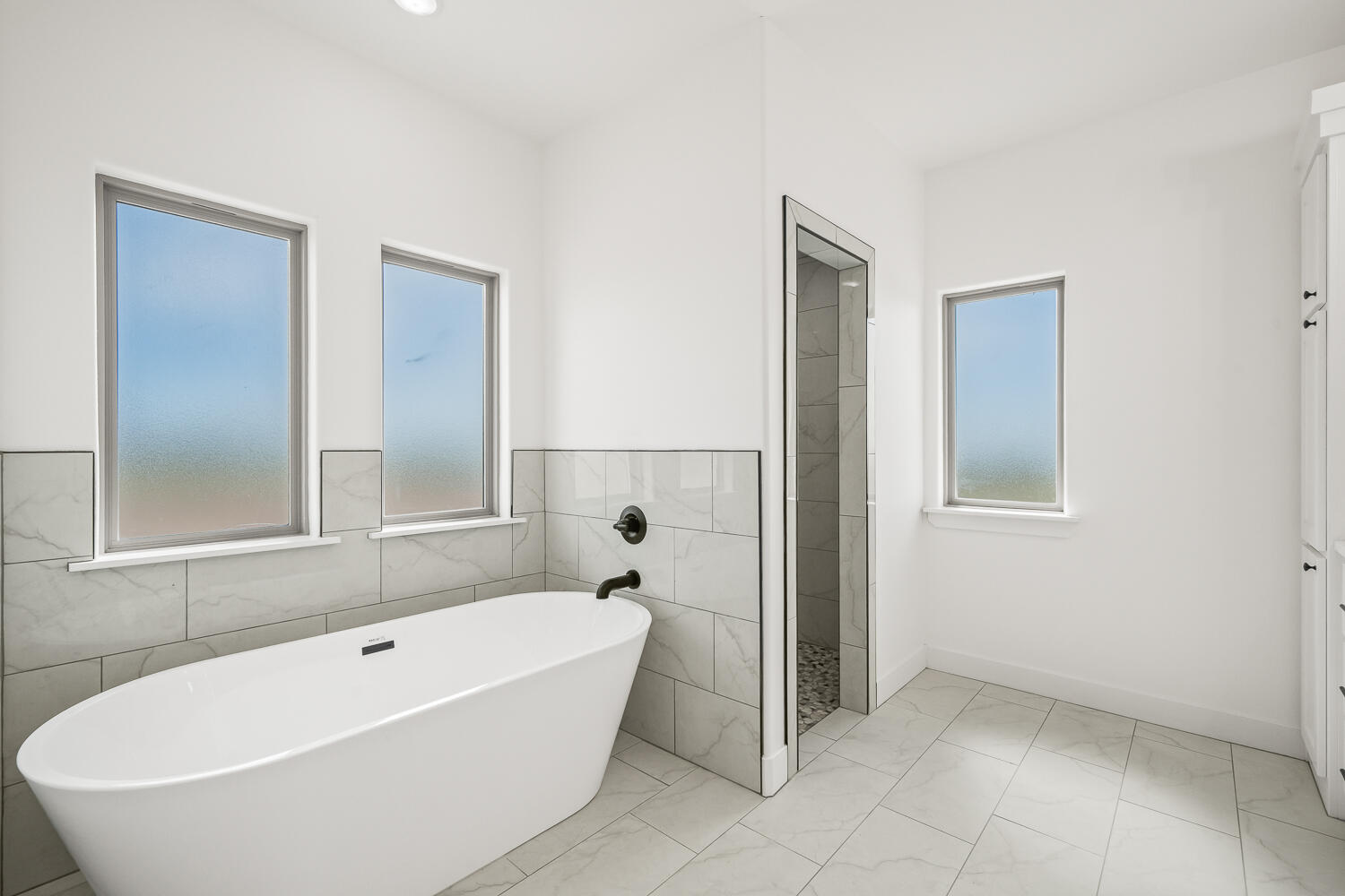 1214 W Hardin