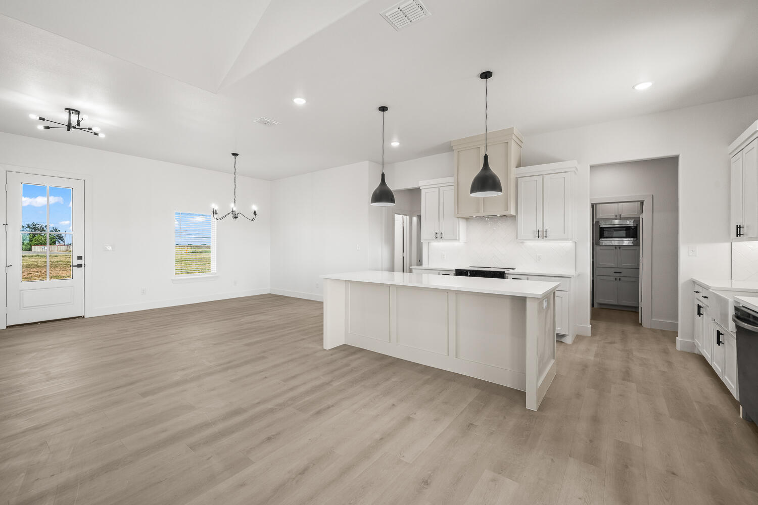 7222 E Woodrow Road, Slaton