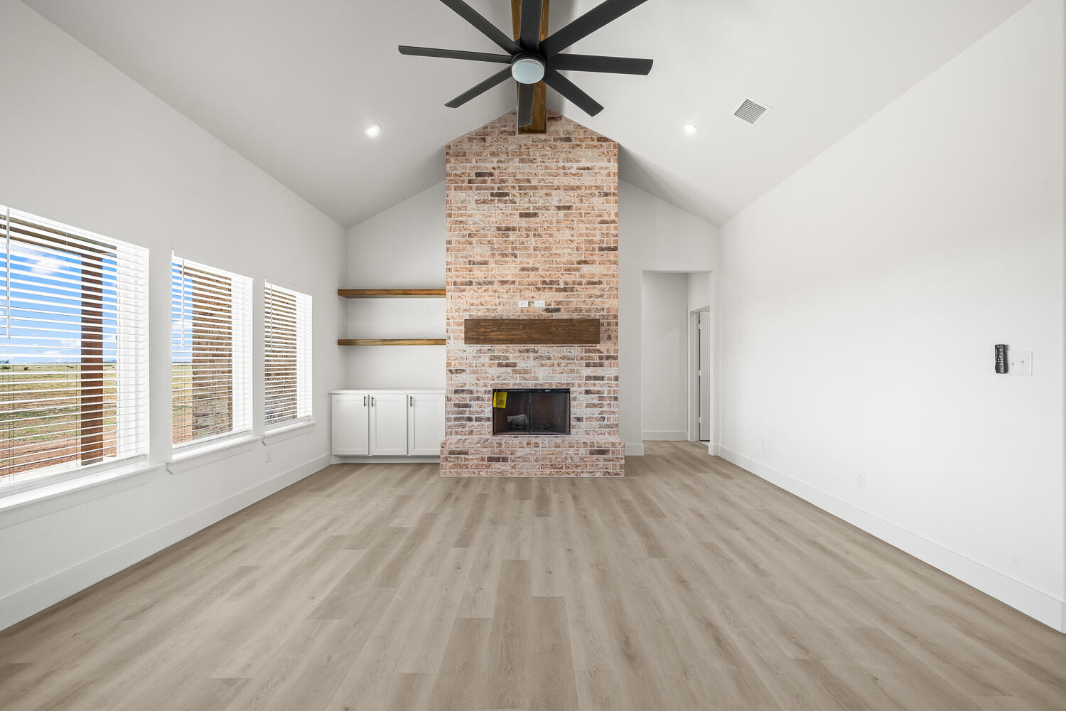 7222 E Woodrow Road, Slaton