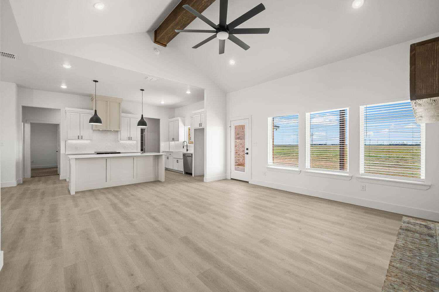 7222 E Woodrow Road, Slaton