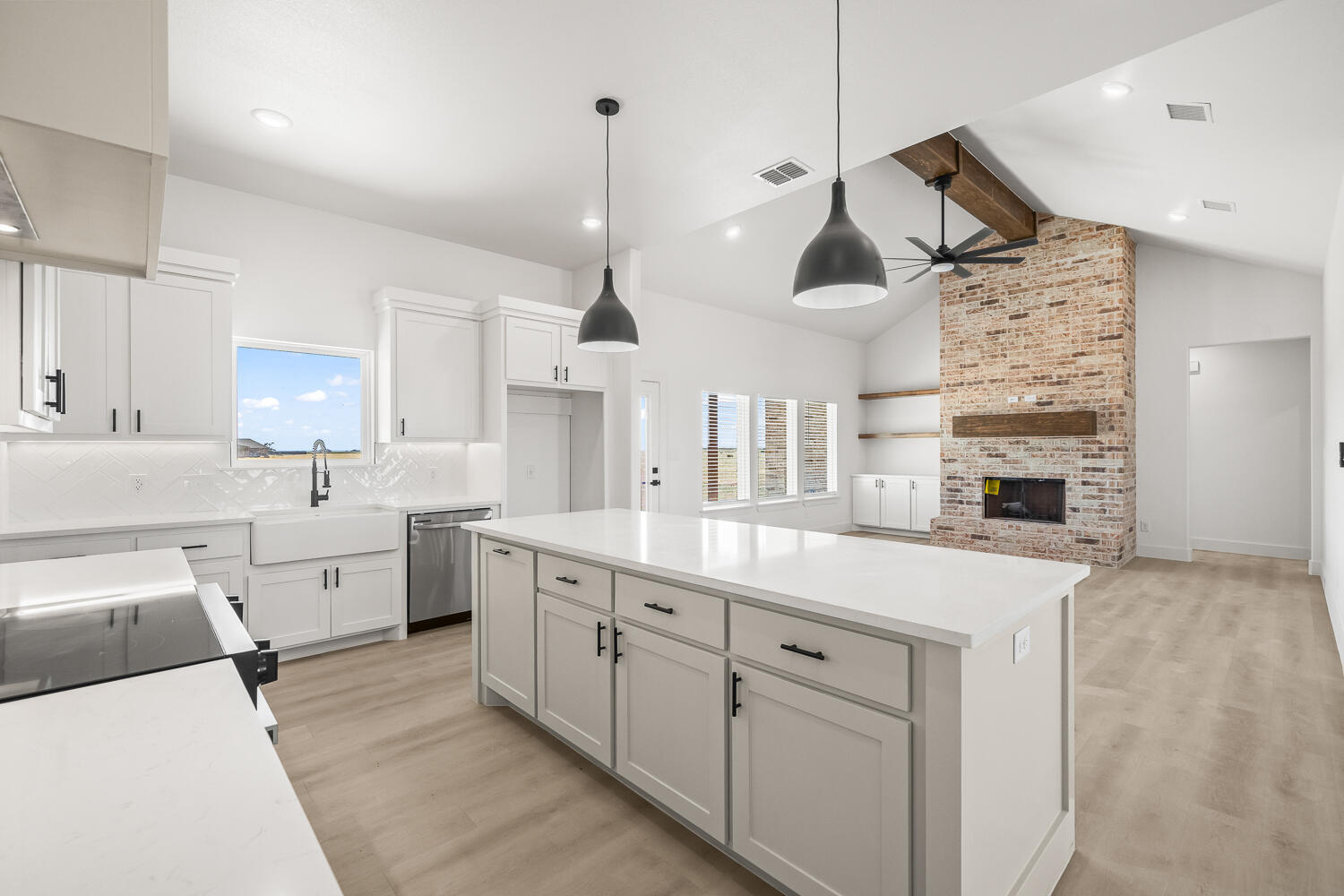 7222 E Woodrow Road, Slaton