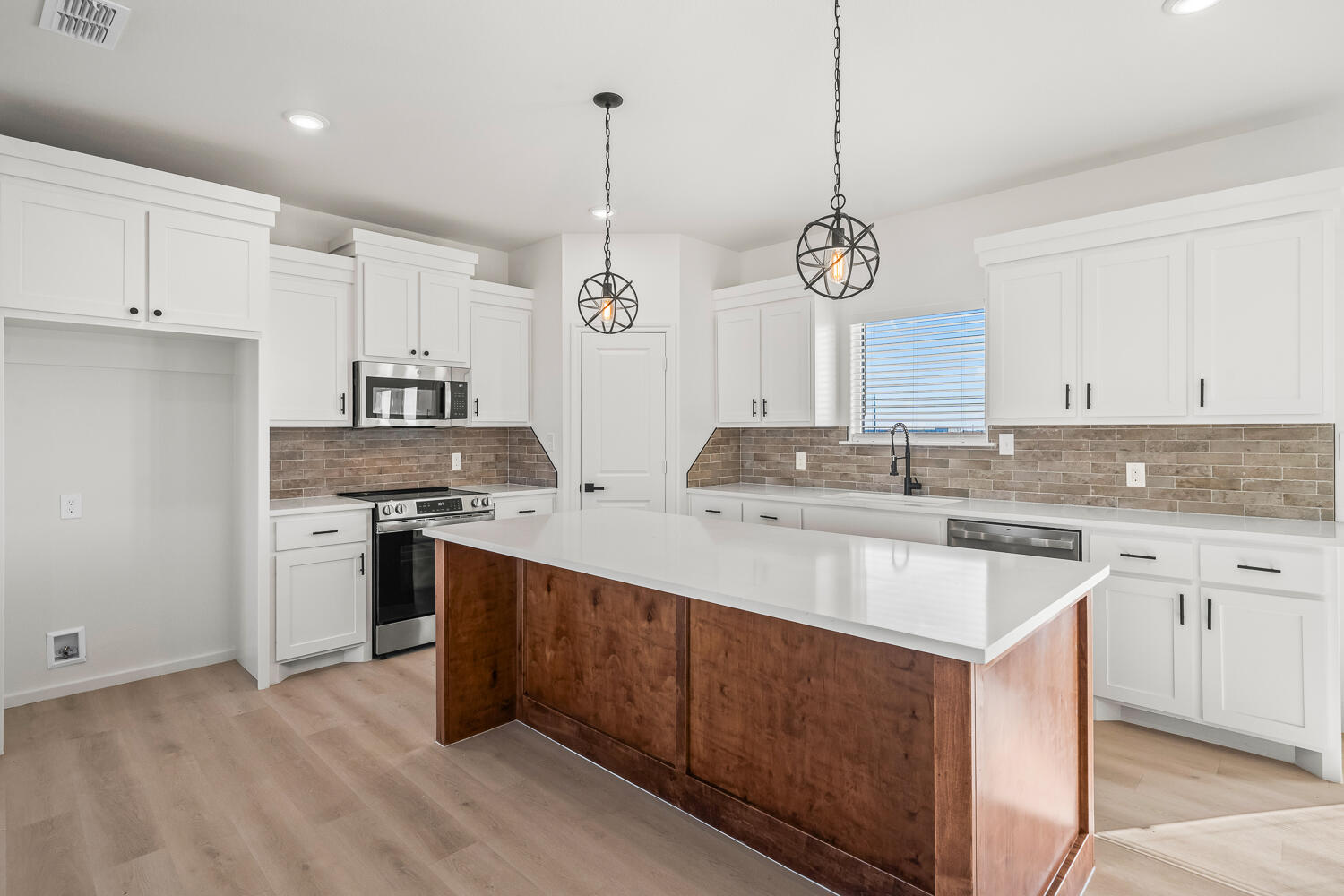 1713 County Road 5500