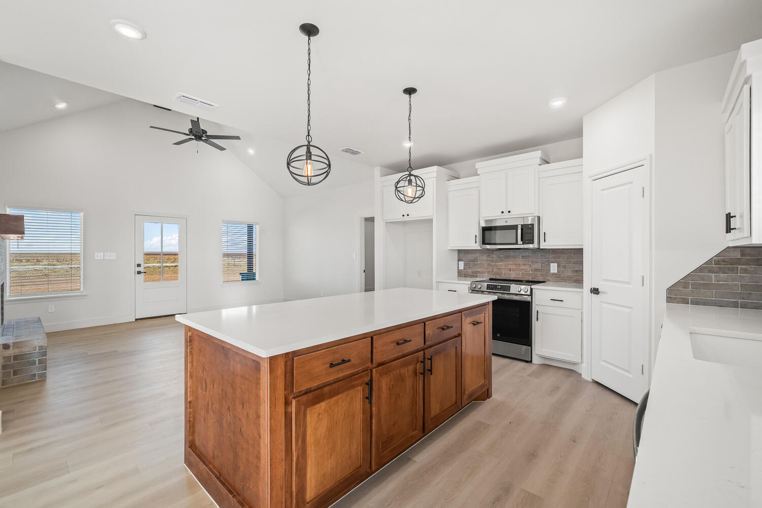 1713 County Road 5500