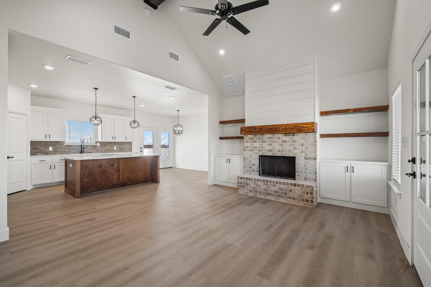 1713 County Road 5500