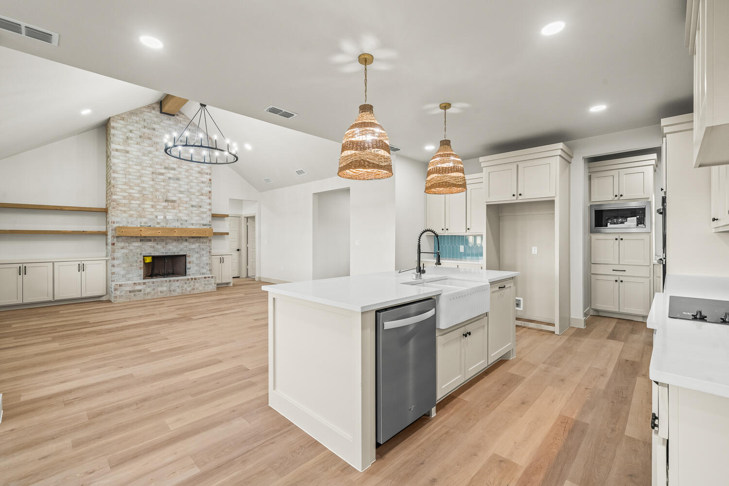 5603 County Road 6100