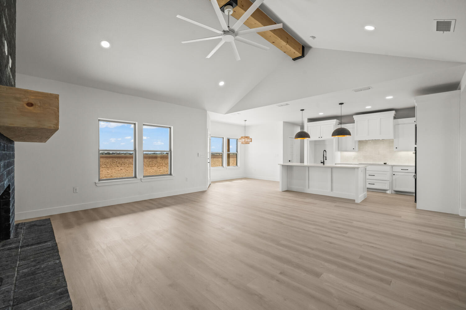 5601 County Road 6100