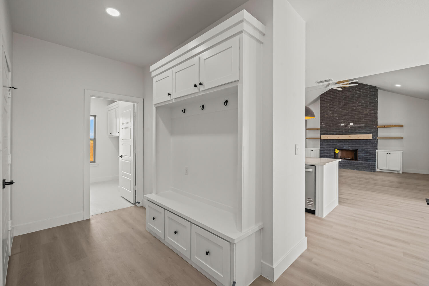 5601 County Road 6100