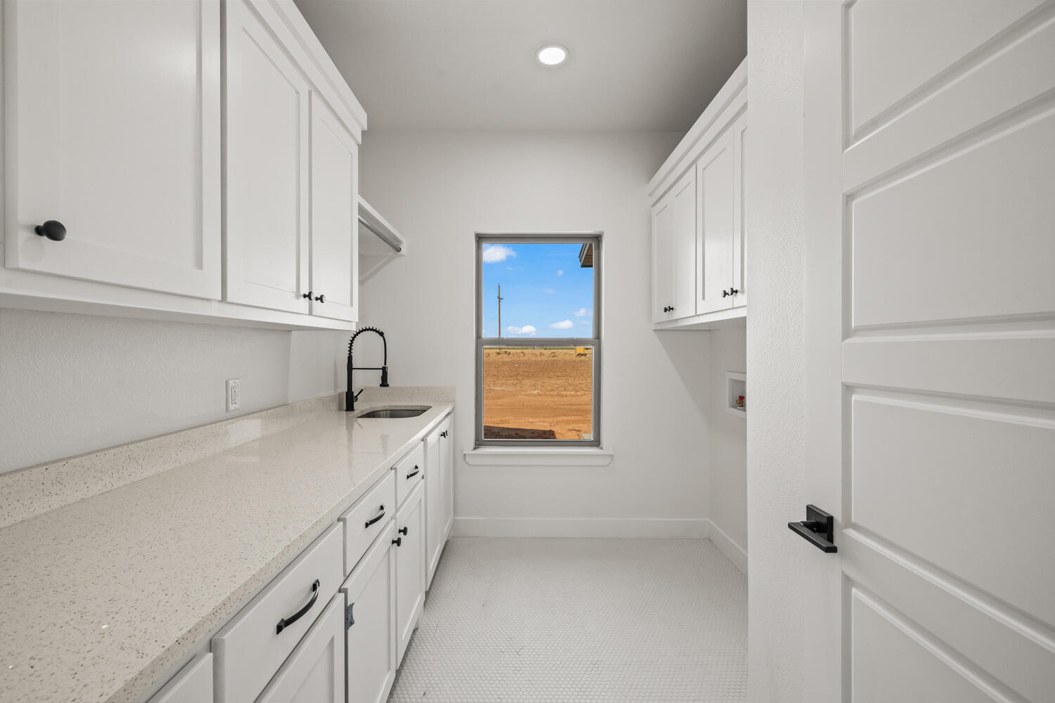 5601 County Road 6100