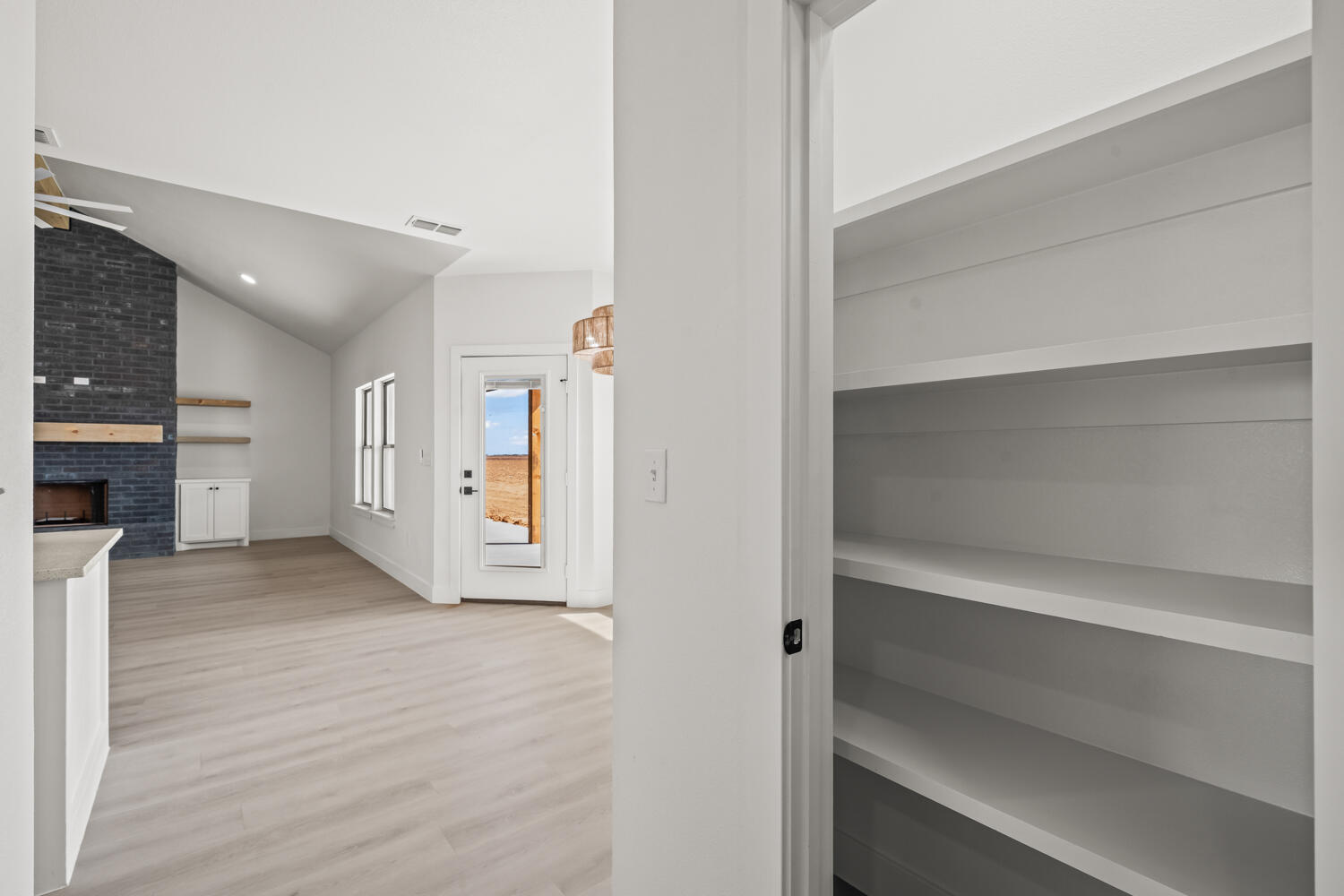 5601 County Road 6100