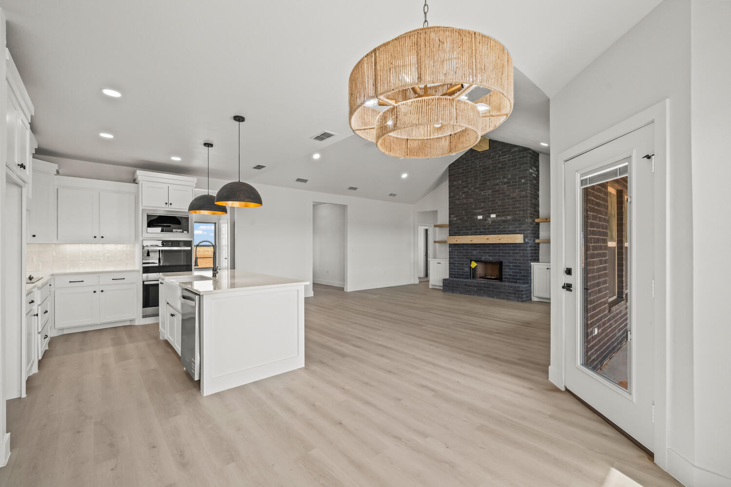 5601 County Road 6100