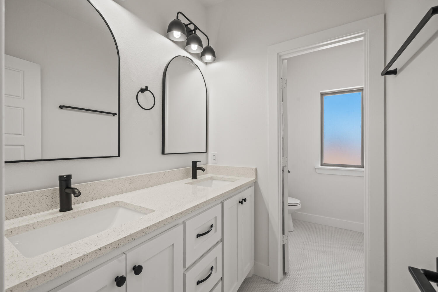 5601 County Road 6100