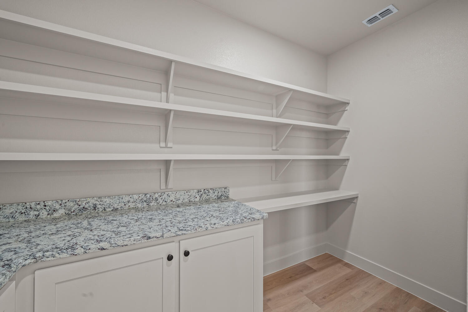 5513 County Road 6100