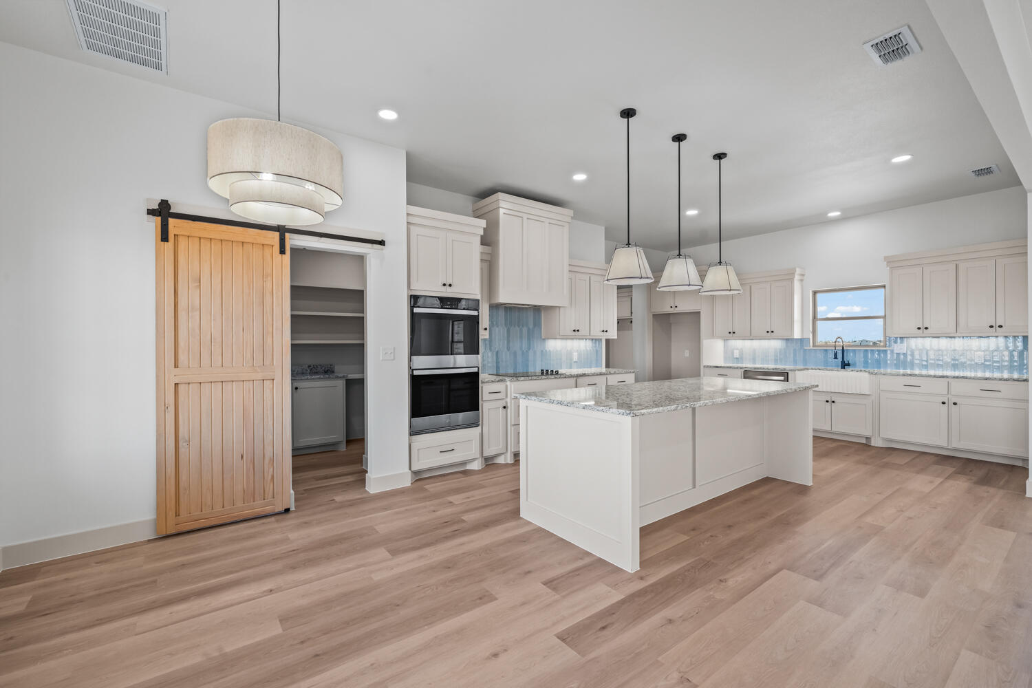 5513 County Road 6100