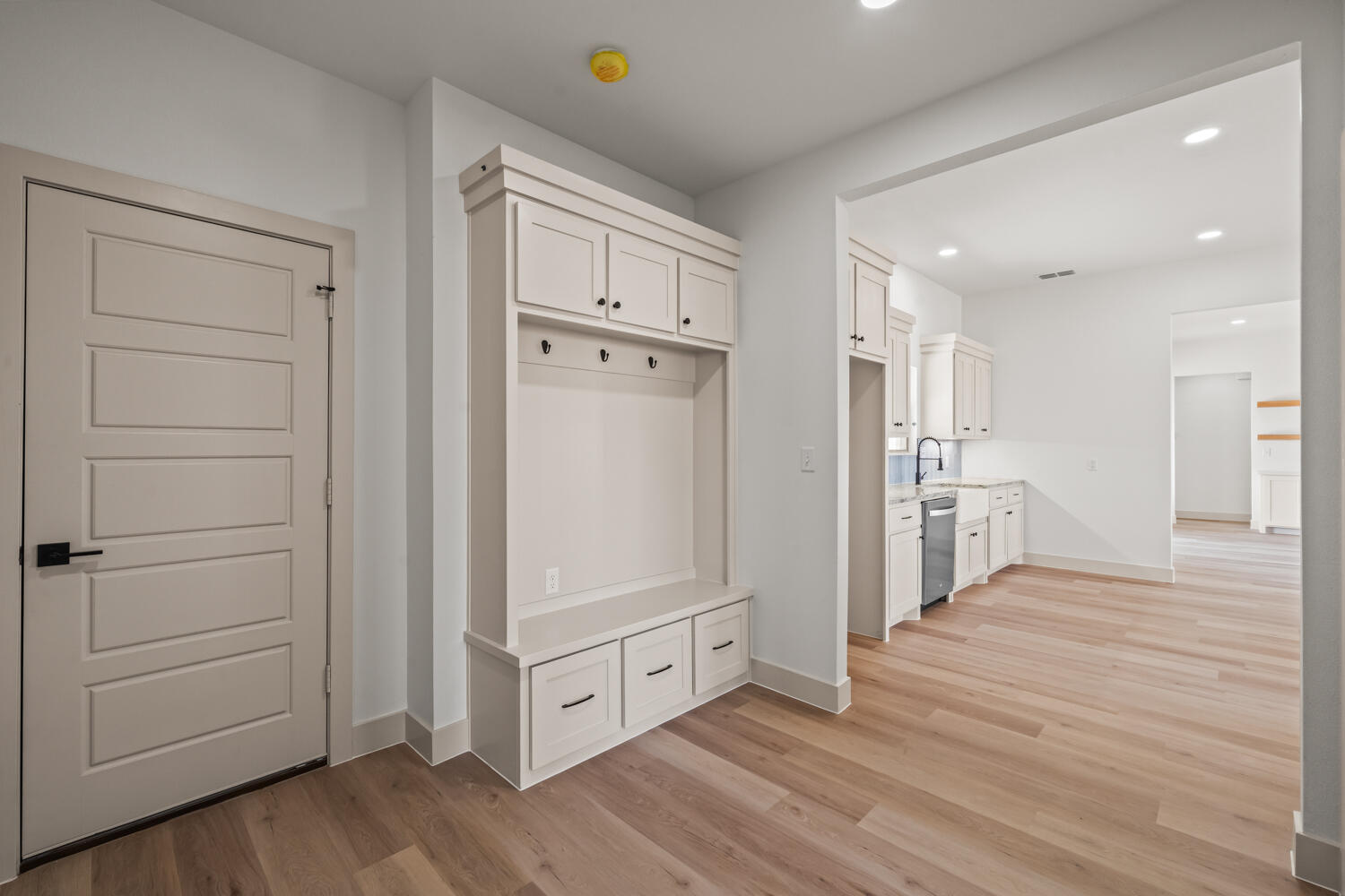 5513 County Road 6100