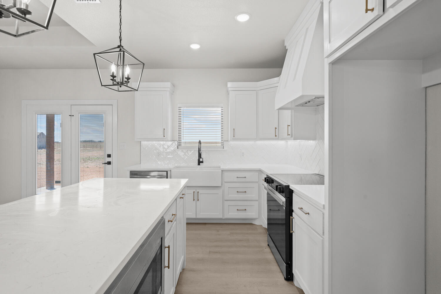 17008 County Road 3100