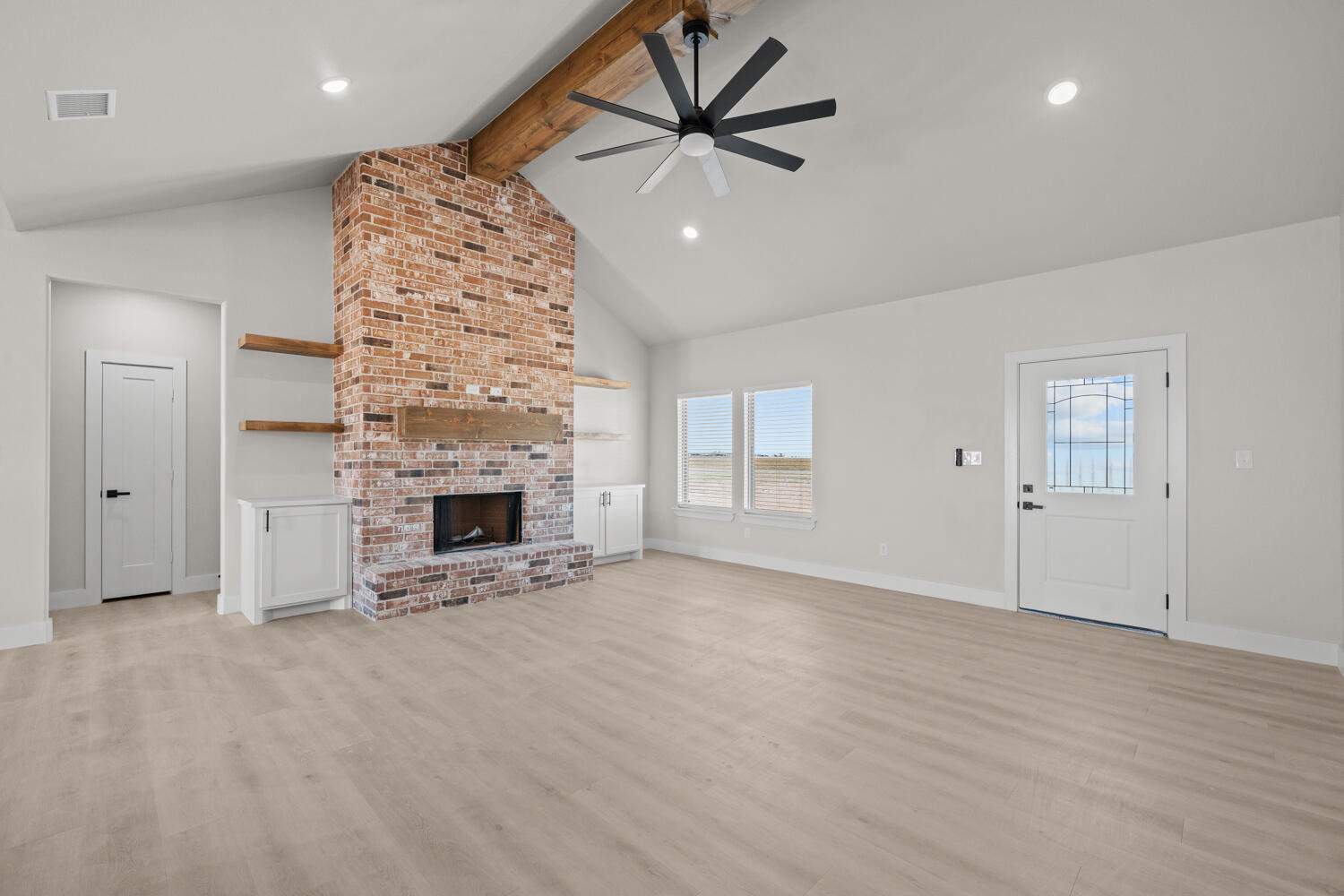 16904 County Road 3100