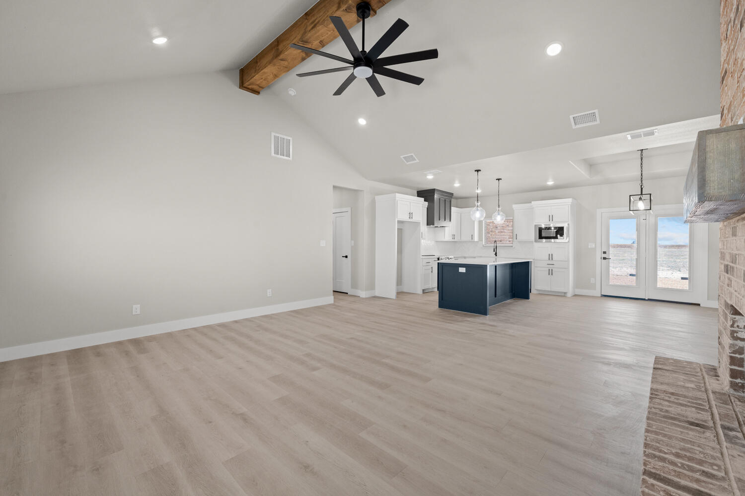 16904 County Road 3100