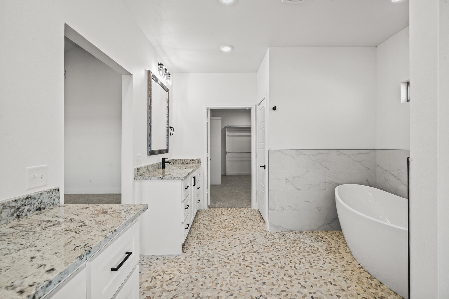 4084 Hawk Road