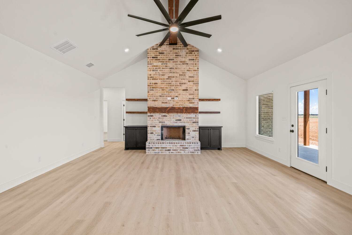 8005 County Road 6100