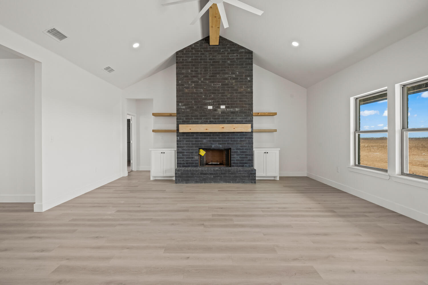5601 County Road 6100