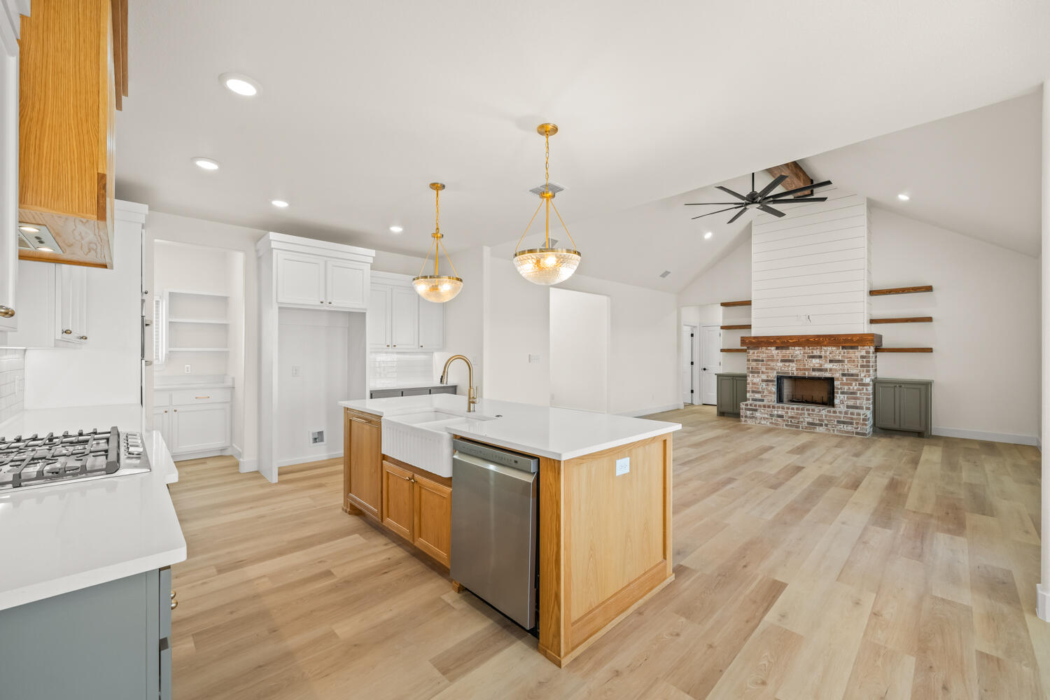 7511 N Farm To Market Road 1729