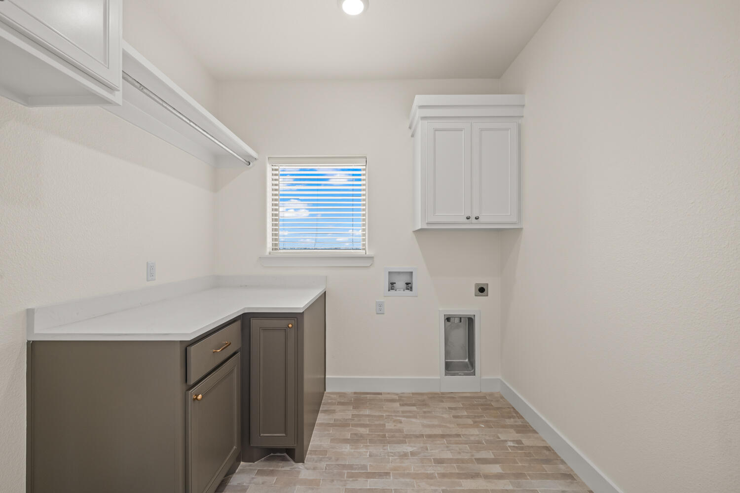 7511 N Farm To Market Road 1729