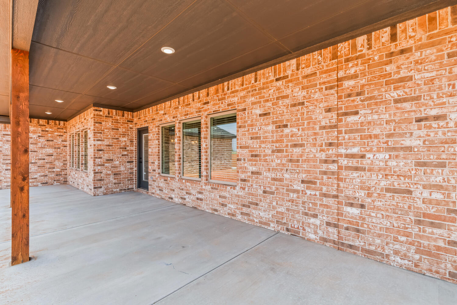 7511 N Farm To Market Road 1729