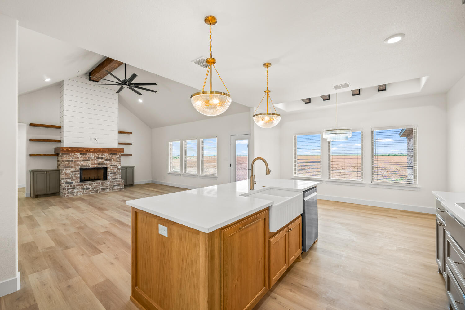 7511 N Farm To Market Road 1729