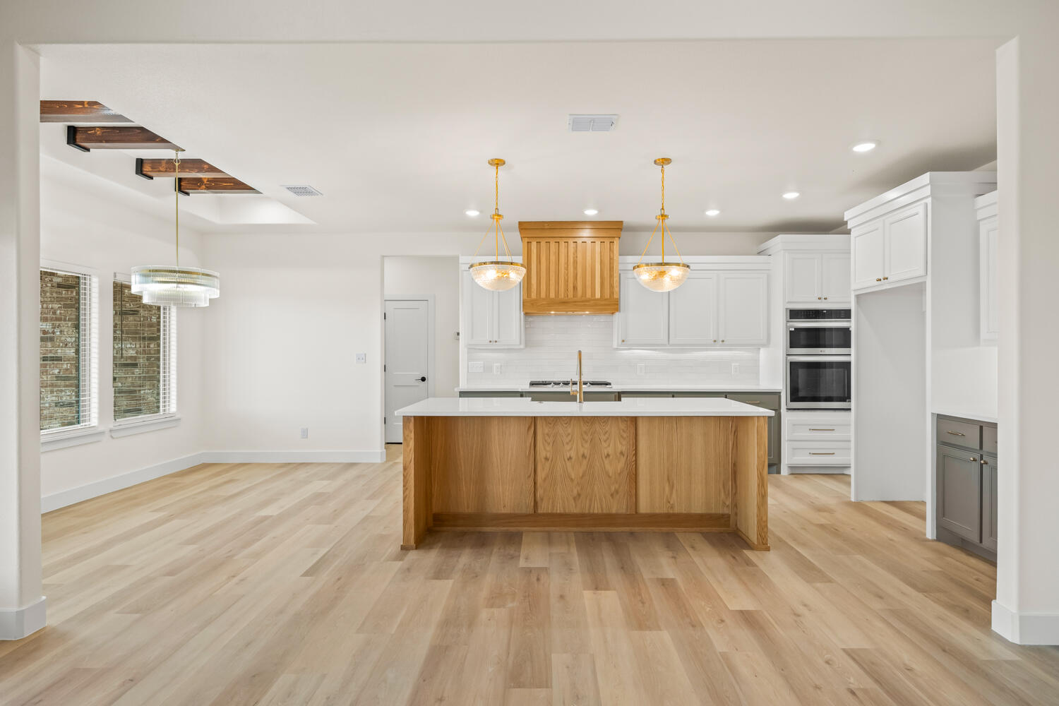 7511 N Farm To Market Road 1729