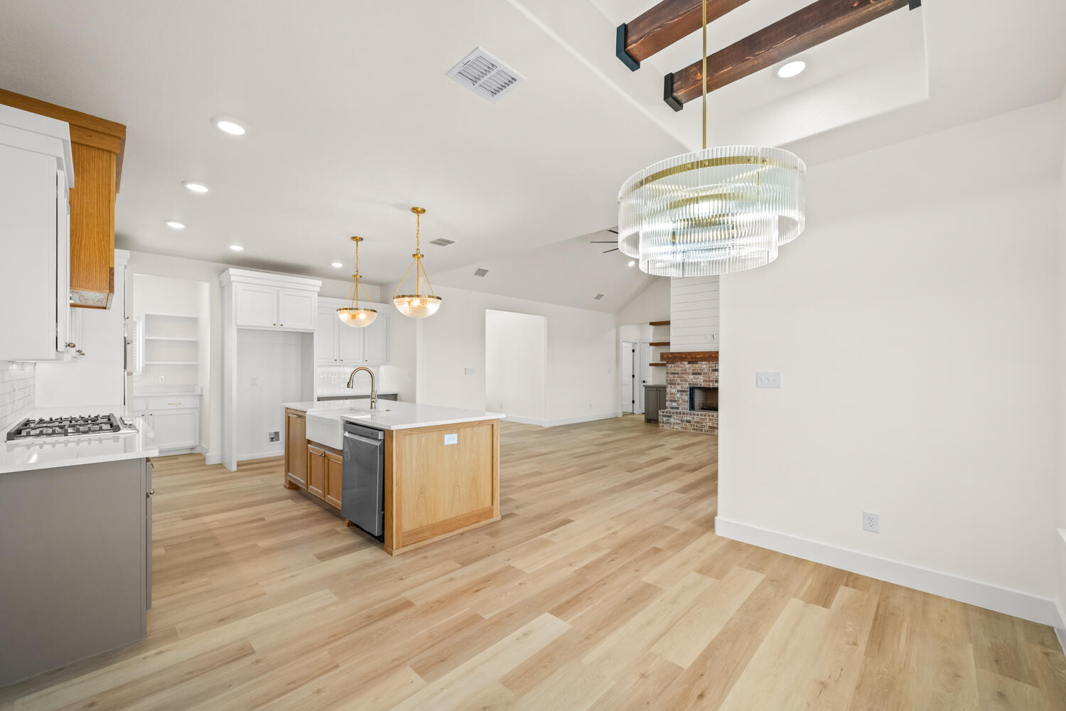 7511 N Farm To Market Road 1729