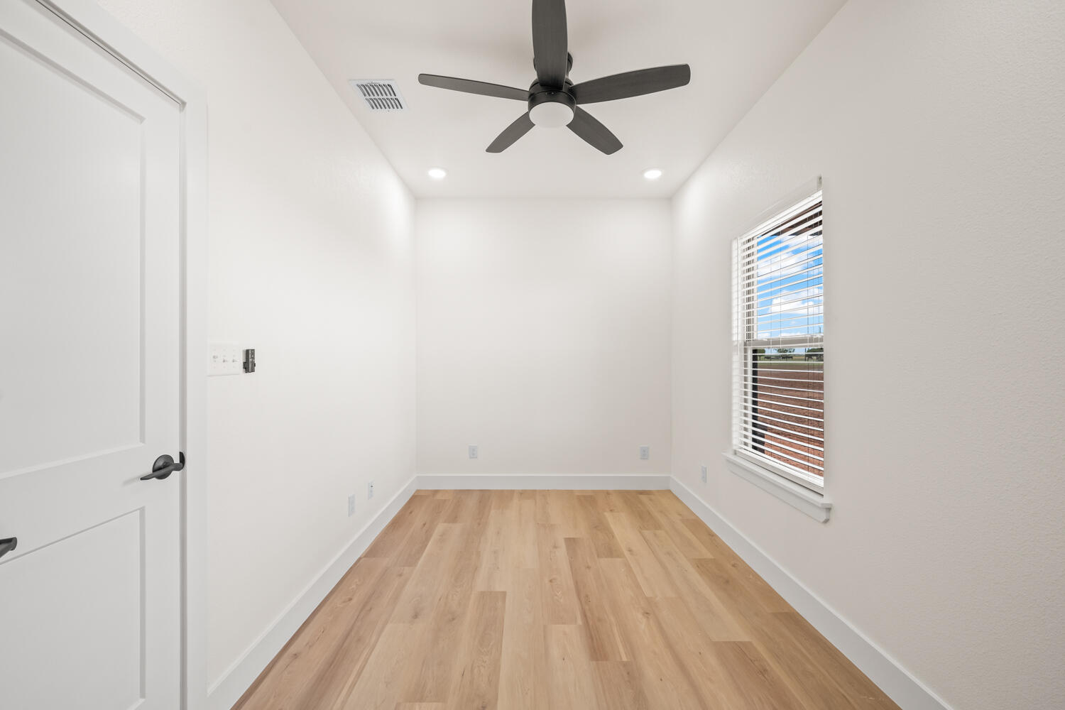 7511 N Farm To Market Road 1729