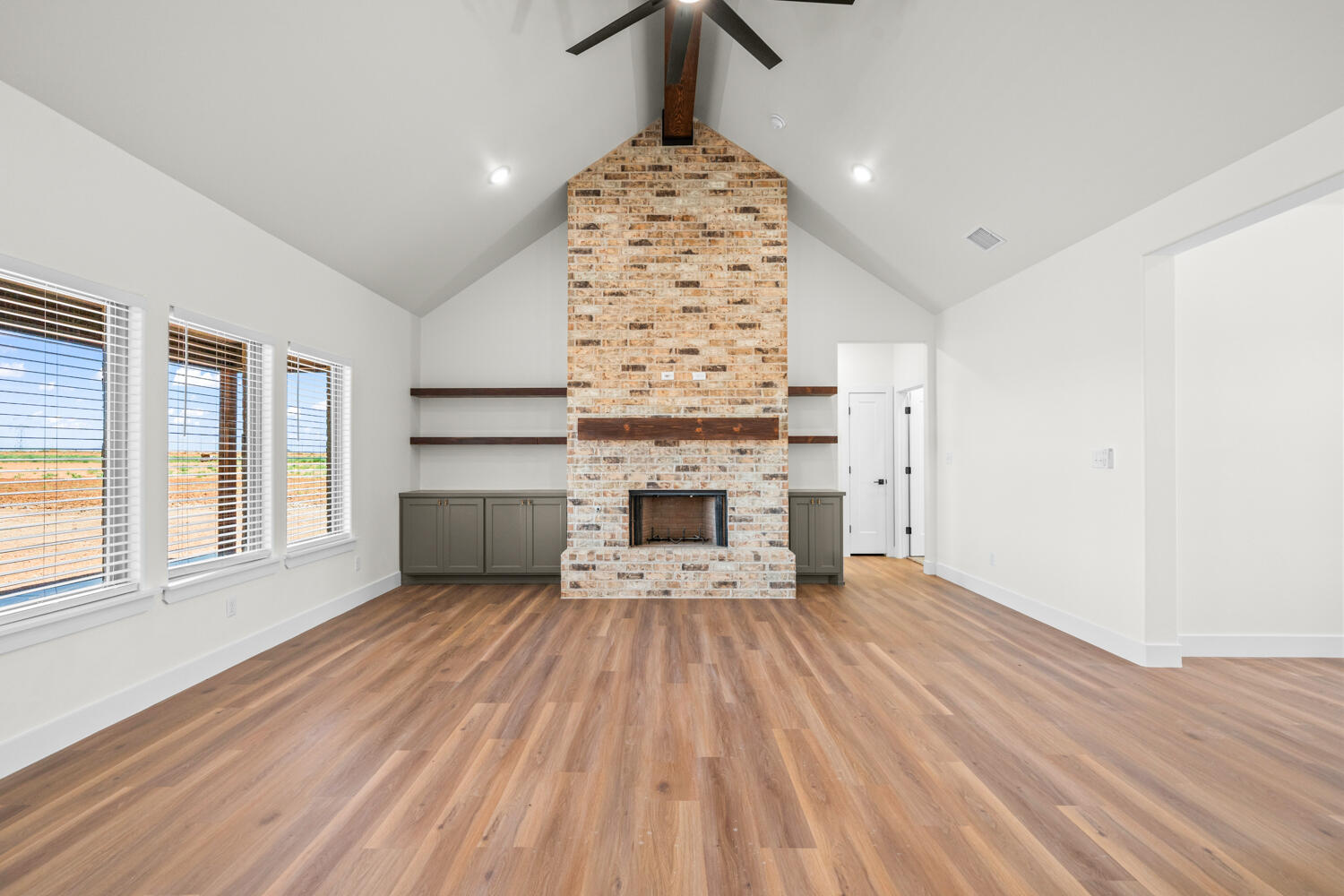 7013 N Farm To Market Road 1729