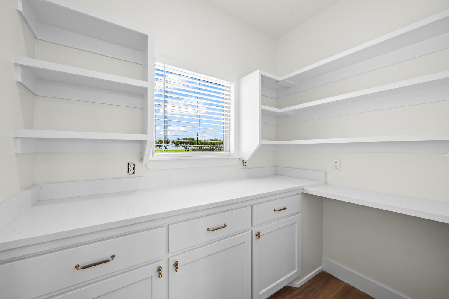 7013 N Farm To Market Road 1729