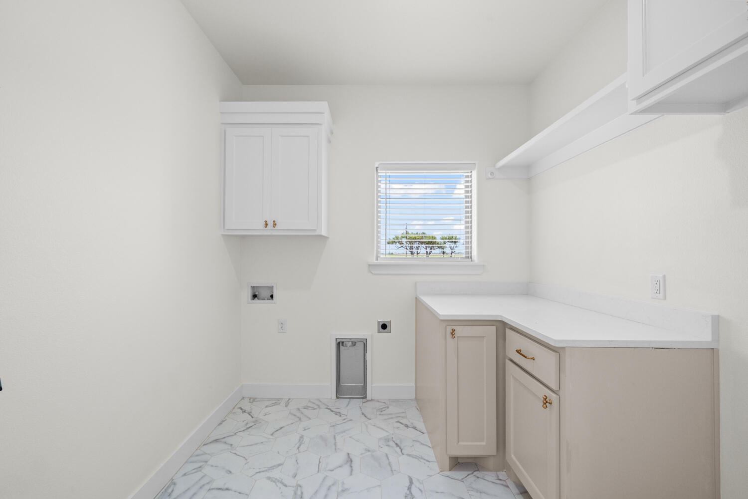 7013 N Farm To Market Road 1729