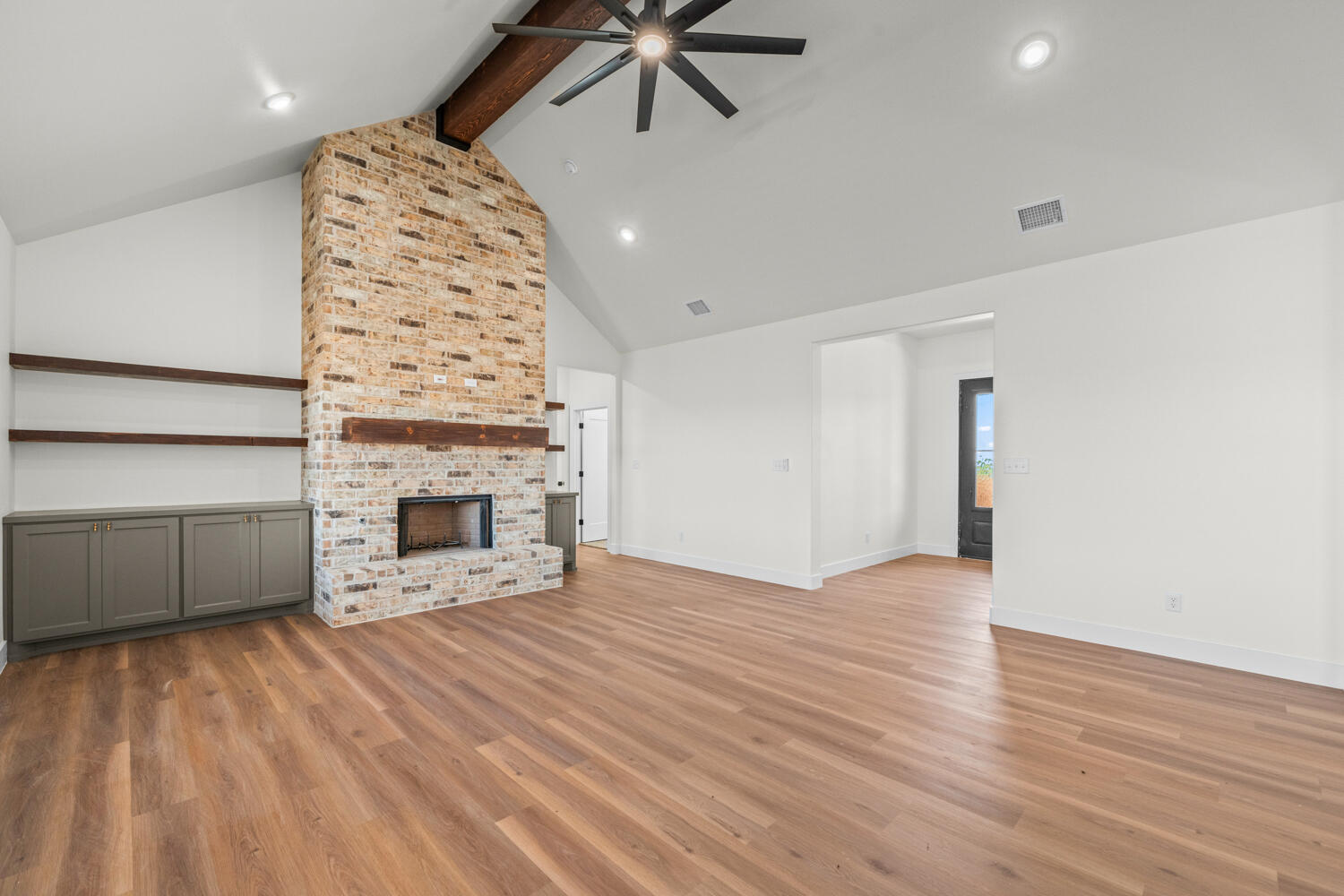 7013 N Farm To Market Road 1729