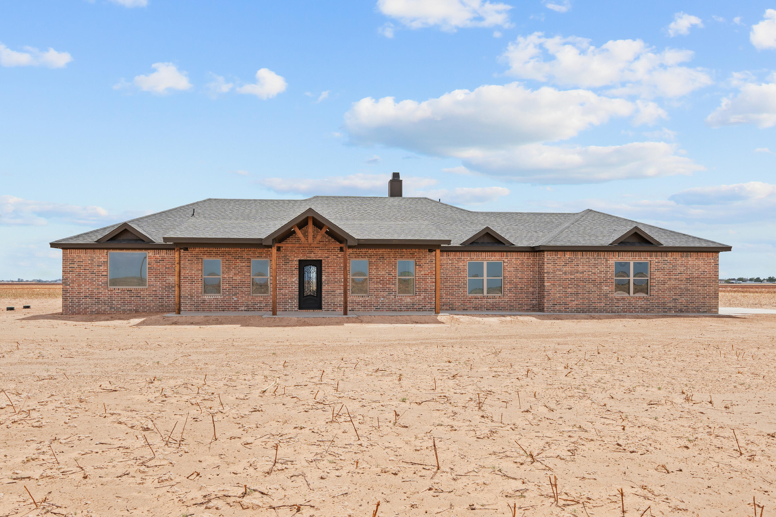 5423 County Road 6100