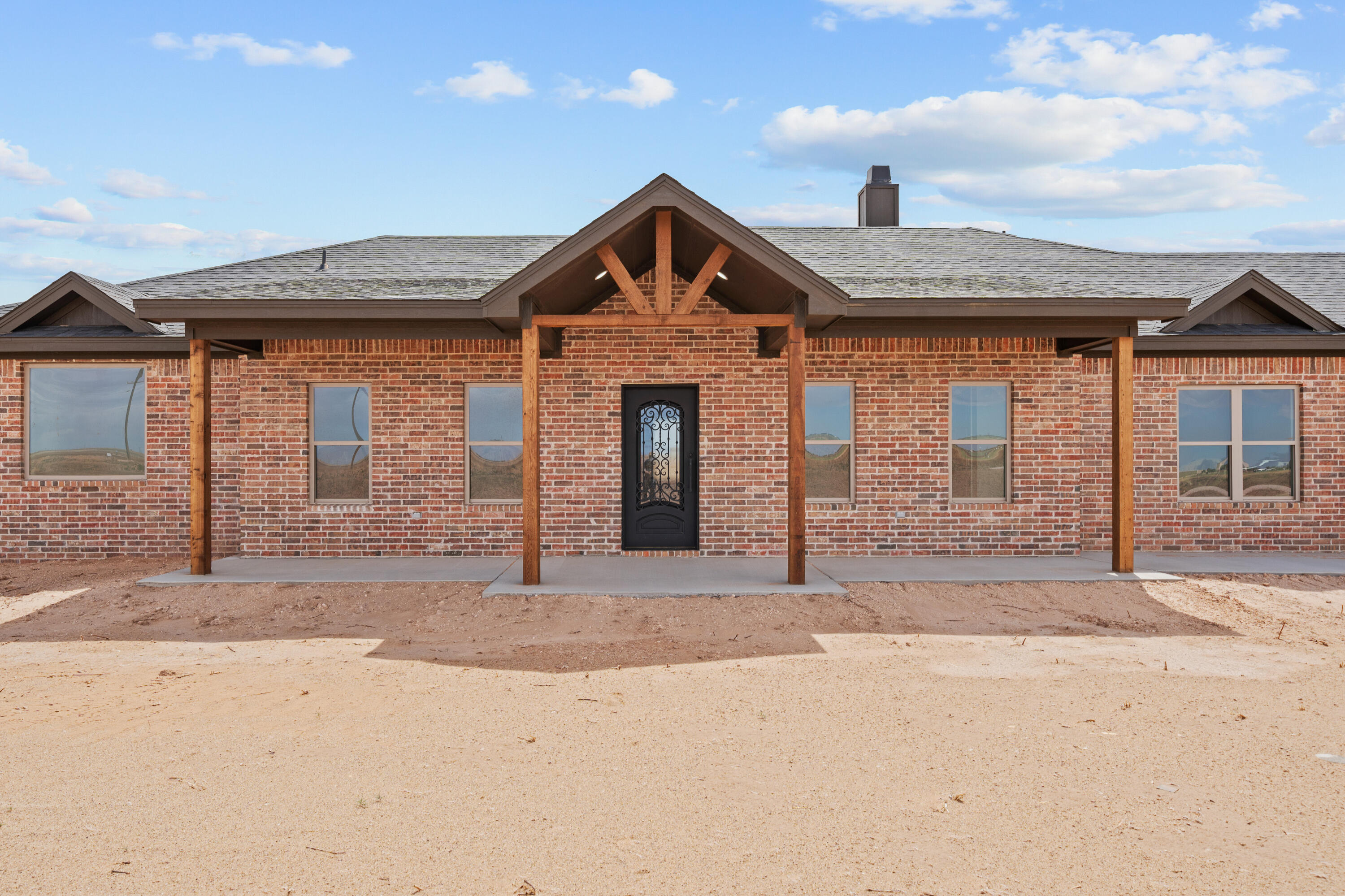 5423 County Road 6100