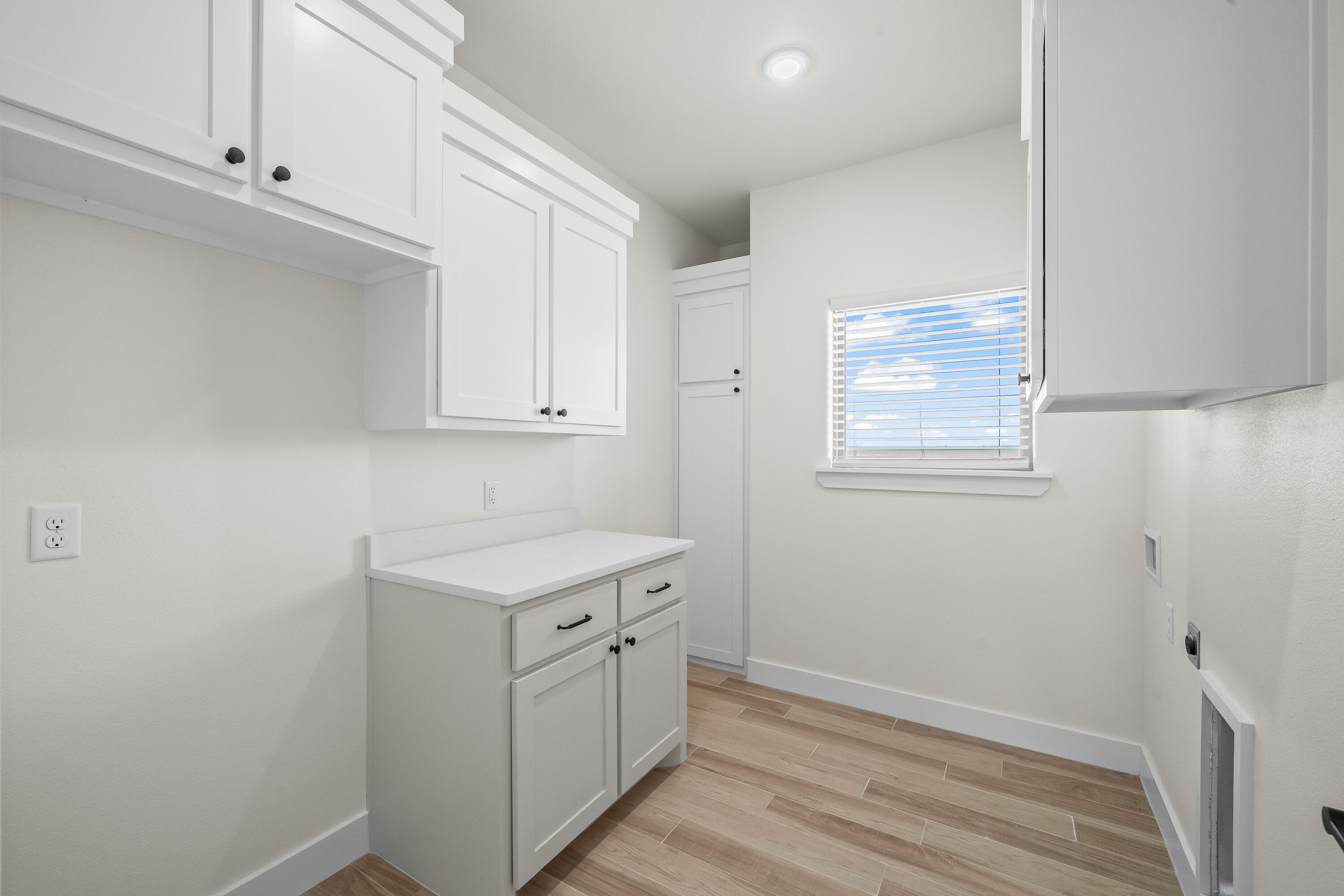 7311 N F M 1729