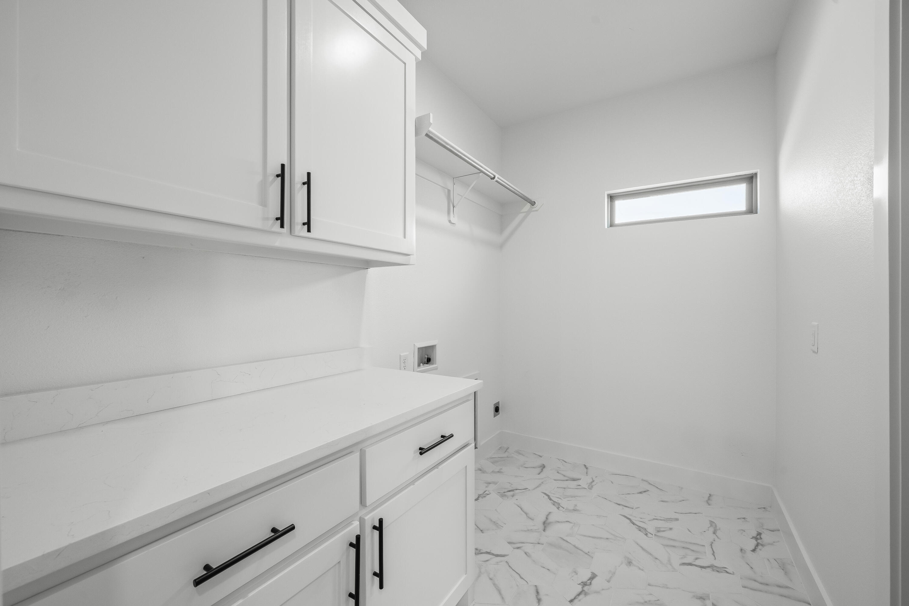 512 E F M 597
