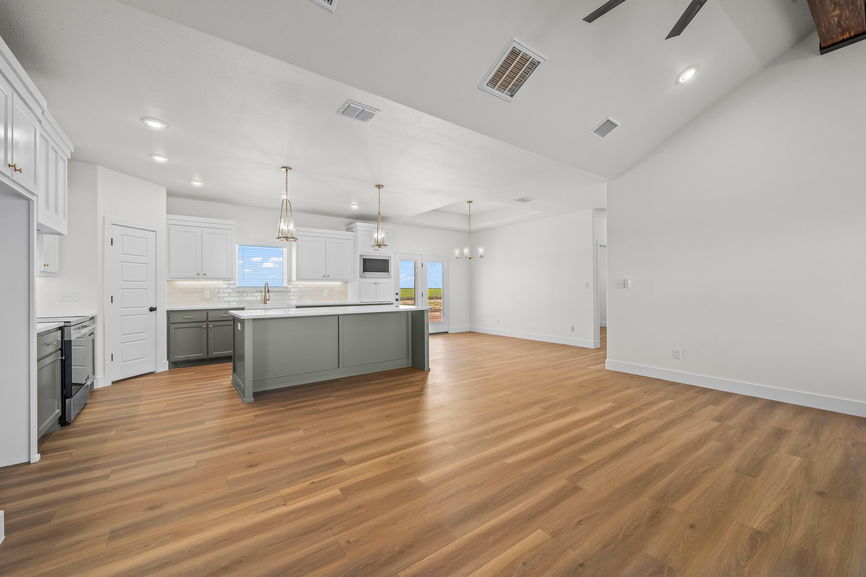 8618 E County Road 6710